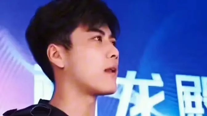 新：至尊神龙海报